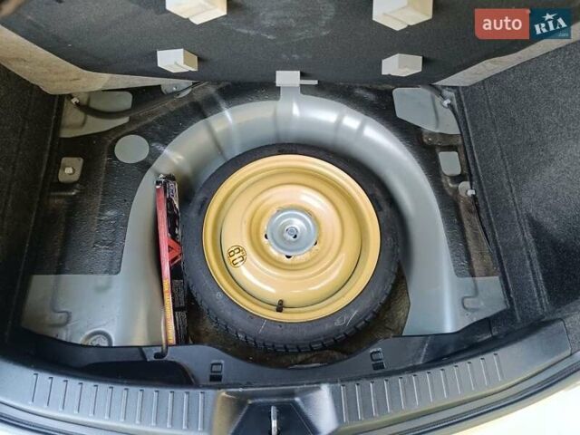 Серый Мазда 3, объемом двигателя 1.6 л и пробегом 240 тыс. км за 5999 $, фото 20 на Automoto.ua