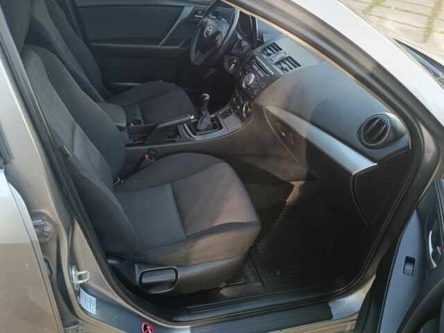 Сірий Мазда 3, об'ємом двигуна 1.6 л та пробігом 240 тис. км за 5999 $, фото 14 на Automoto.ua