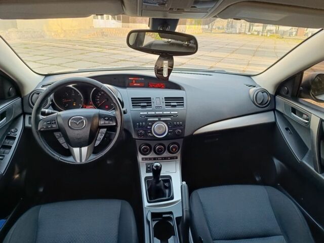 Сірий Мазда 3, об'ємом двигуна 1.6 л та пробігом 240 тис. км за 5999 $, фото 20 на Automoto.ua