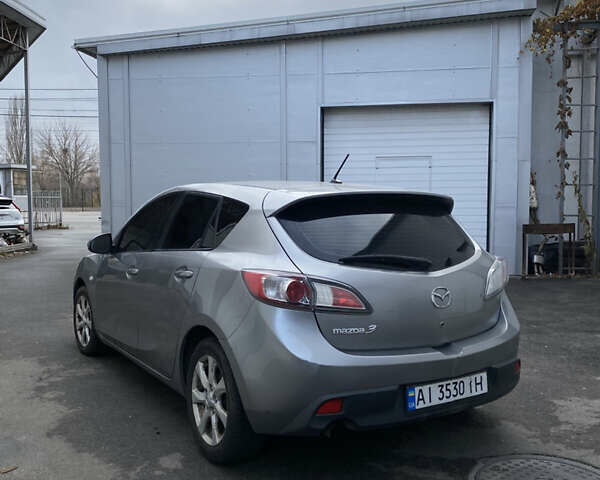 Серый Мазда 3, объемом двигателя 1.56 л и пробегом 240 тыс. км за 4700 $, фото 5 на Automoto.ua