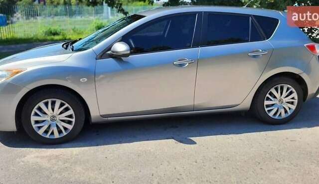 Серый Мазда 3, объемом двигателя 1.6 л и пробегом 180 тыс. км за 6900 $, фото 3 на Automoto.ua