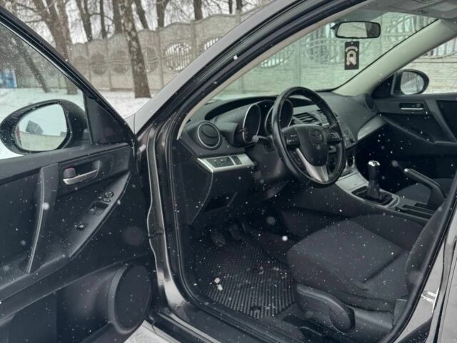 Серый Мазда 3, объемом двигателя 1.6 л и пробегом 255 тыс. км за 7000 $, фото 4 на Automoto.ua
