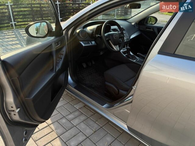Сірий Мазда 3, об'ємом двигуна 1.56 л та пробігом 221 тис. км за 6000 $, фото 8 на Automoto.ua