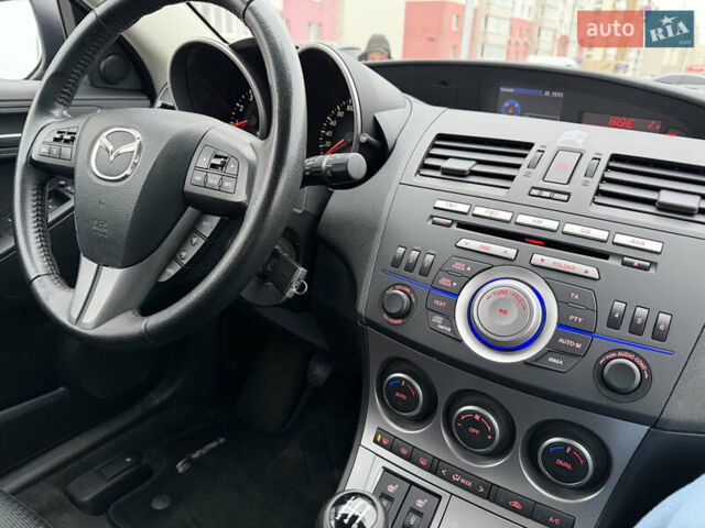 Серый Мазда 3, объемом двигателя 1.6 л и пробегом 75 тыс. км за 8750 $, фото 116 на Automoto.ua