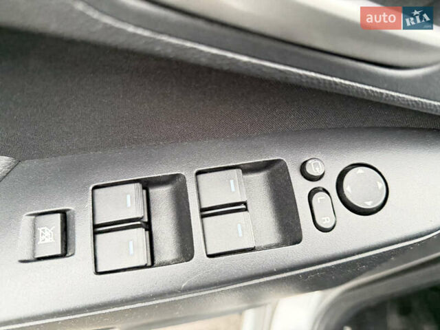 Серый Мазда 3, объемом двигателя 1.6 л и пробегом 75 тыс. км за 8450 $, фото 94 на Automoto.ua