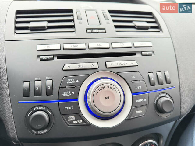 Серый Мазда 3, объемом двигателя 1.6 л и пробегом 75 тыс. км за 8750 $, фото 97 на Automoto.ua