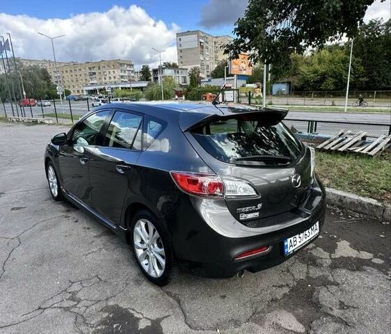 Серый Мазда 3, объемом двигателя 2.5 л и пробегом 240 тыс. км за 8500 $, фото 5 на Automoto.ua