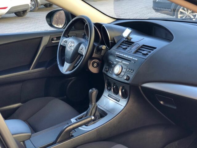 Серый Мазда 3, объемом двигателя 1.6 л и пробегом 268 тыс. км за 7000 $, фото 4 на Automoto.ua