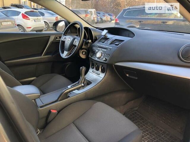 Сірий Мазда 3, об'ємом двигуна 1.6 л та пробігом 268 тис. км за 6500 $, фото 29 на Automoto.ua
