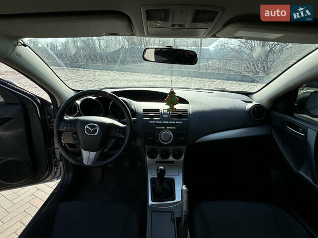 Сірий Мазда 3, об'ємом двигуна 1.56 л та пробігом 272 тис. км за 6000 $, фото 14 на Automoto.ua