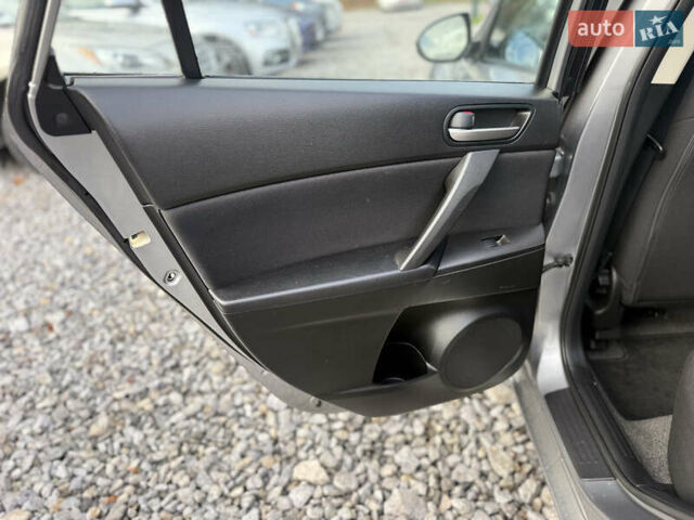 Серый Мазда 3, объемом двигателя 1.6 л и пробегом 229 тыс. км за 6750 $, фото 23 на Automoto.ua