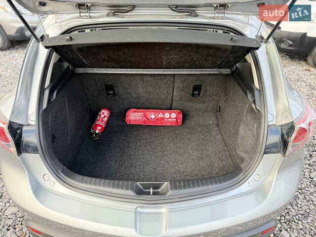 Серый Мазда 3, объемом двигателя 1.6 л и пробегом 229 тыс. км за 6750 $, фото 25 на Automoto.ua