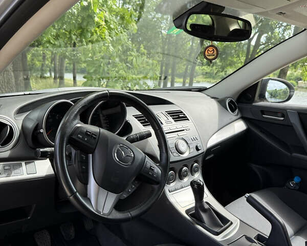 Серый Мазда 3, объемом двигателя 1.6 л и пробегом 194 тыс. км за 7850 $, фото 10 на Automoto.ua
