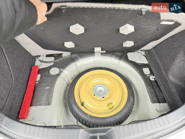 Серый Мазда 3, объемом двигателя 1.6 л и пробегом 75 тыс. км за 8450 $, фото 63 на Automoto.ua