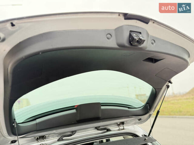 Серый Мазда 3, объемом двигателя 1.6 л и пробегом 75 тыс. км за 8750 $, фото 58 на Automoto.ua