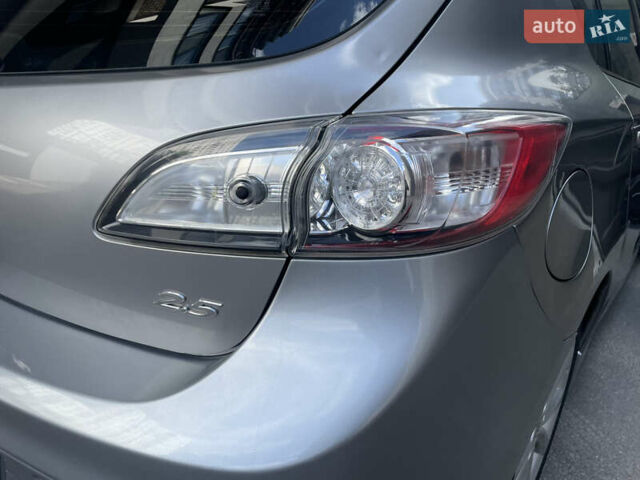 Серый Мазда 3, объемом двигателя 2.49 л и пробегом 333 тыс. км за 7800 $, фото 10 на Automoto.ua