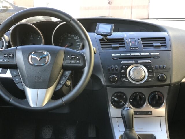 Сірий Мазда 3, об'ємом двигуна 1.6 л та пробігом 268 тис. км за 6200 $, фото 36 на Automoto.ua