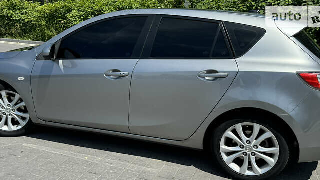 Сірий Мазда 3, об'ємом двигуна 2.18 л та пробігом 206 тис. км за 6999 $, фото 8 на Automoto.ua