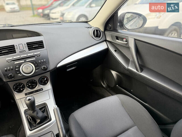 Серый Мазда 3, объемом двигателя 1.6 л и пробегом 229 тыс. км за 6750 $, фото 15 на Automoto.ua