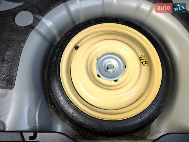 Серый Мазда 3, объемом двигателя 1.6 л и пробегом 229 тыс. км за 6750 $, фото 26 на Automoto.ua