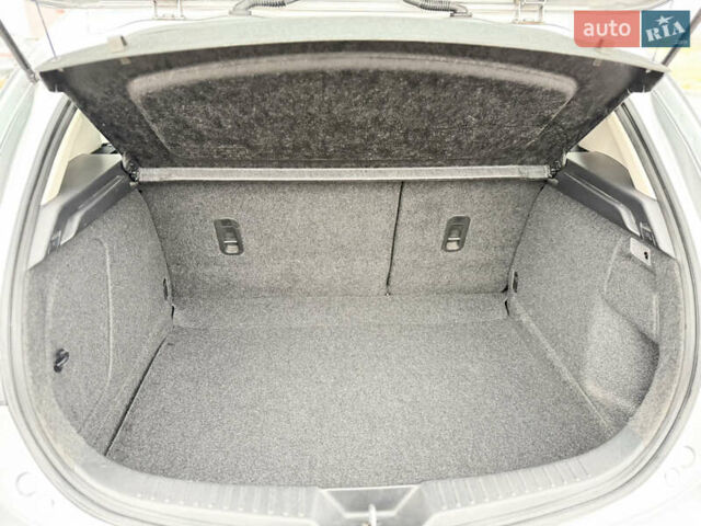 Серый Мазда 3, объемом двигателя 1.6 л и пробегом 75 тыс. км за 8750 $, фото 67 на Automoto.ua