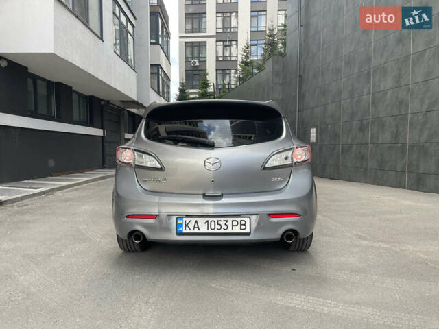 Серый Мазда 3, объемом двигателя 2.49 л и пробегом 333 тыс. км за 7800 $, фото 3 на Automoto.ua