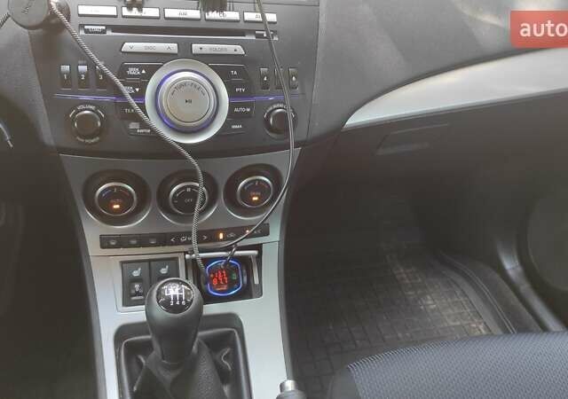 Серый Мазда 3, объемом двигателя 1.6 л и пробегом 275 тыс. км за 7400 $, фото 13 на Automoto.ua