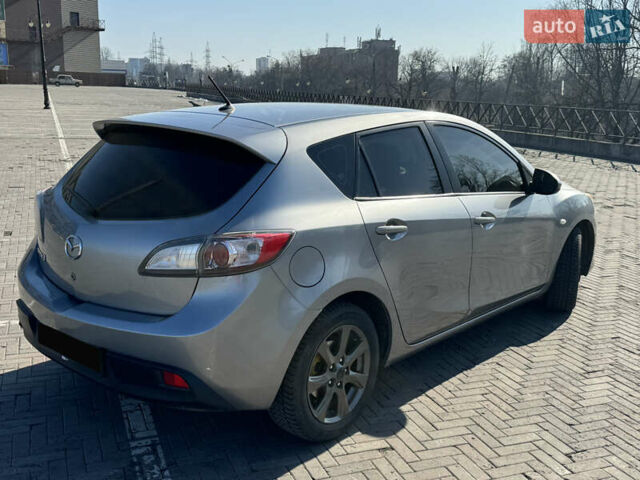 Сірий Мазда 3, об'ємом двигуна 1.56 л та пробігом 272 тис. км за 6000 $, фото 6 на Automoto.ua