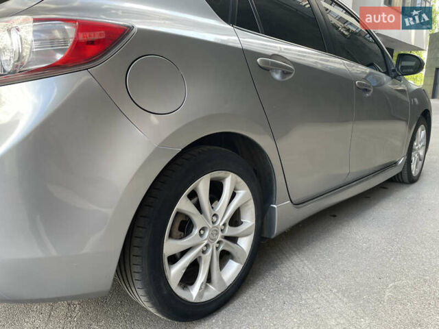 Серый Мазда 3, объемом двигателя 2.49 л и пробегом 333 тыс. км за 7800 $, фото 8 на Automoto.ua