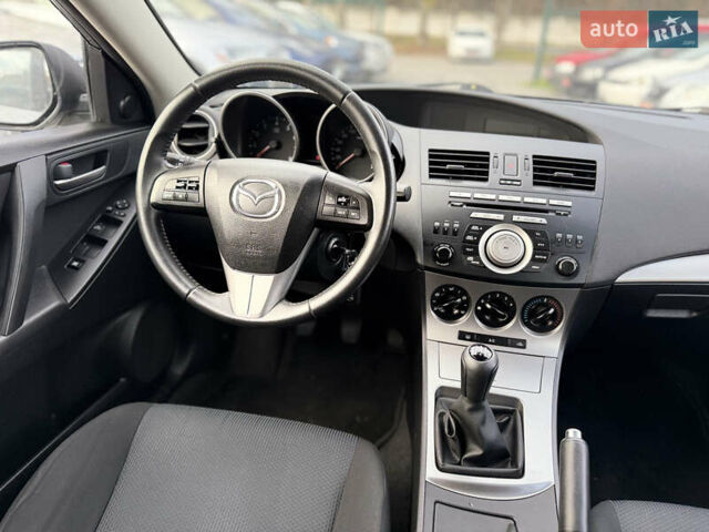 Серый Мазда 3, объемом двигателя 1.6 л и пробегом 229 тыс. км за 6750 $, фото 14 на Automoto.ua