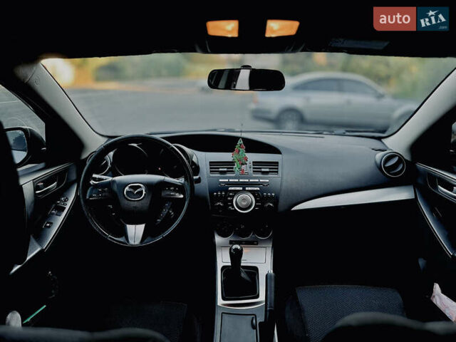 Серый Мазда 3, объемом двигателя 1.56 л и пробегом 272 тыс. км за 5950 $, фото 9 на Automoto.ua