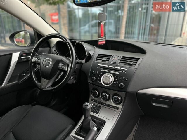 Сірий Мазда 3, об'ємом двигуна 1.6 л та пробігом 239 тис. км за 6800 $, фото 48 на Automoto.ua
