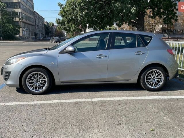 Сірий Мазда 3, об'ємом двигуна 1.6 л та пробігом 240 тис. км за 6700 $, фото 5 на Automoto.ua