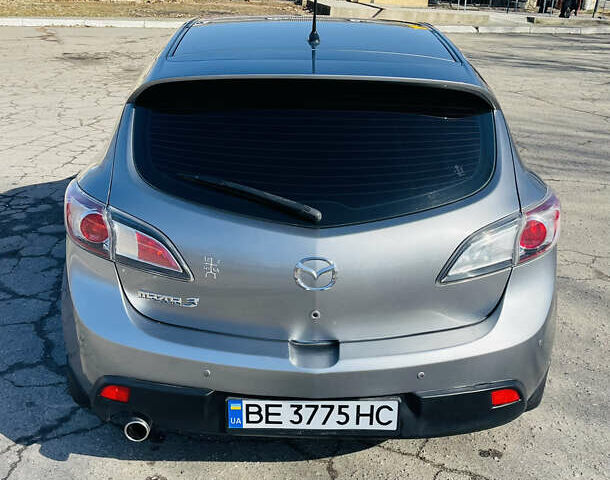Сірий Мазда 3, об'ємом двигуна 2 л та пробігом 210 тис. км за 7999 $, фото 3 на Automoto.ua