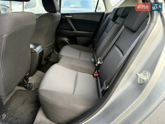 Серый Мазда 3, объемом двигателя 1.6 л и пробегом 229 тыс. км за 6750 $, фото 16 на Automoto.ua