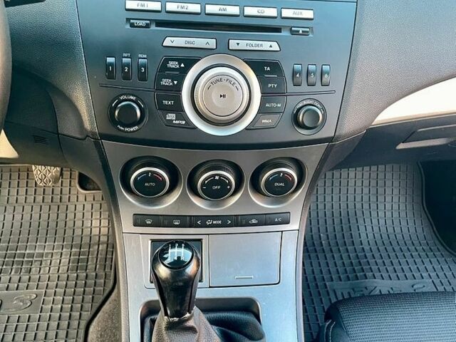 Сірий Мазда 3, об'ємом двигуна 1.6 л та пробігом 185 тис. км за 6850 $, фото 26 на Automoto.ua