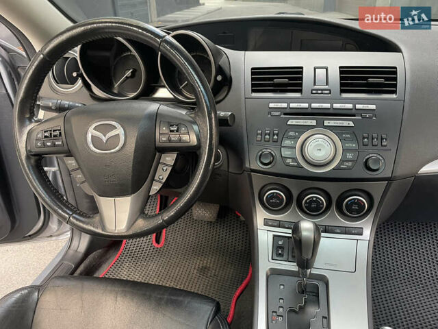 Серый Мазда 3, объемом двигателя 2.49 л и пробегом 333 тыс. км за 7800 $, фото 16 на Automoto.ua