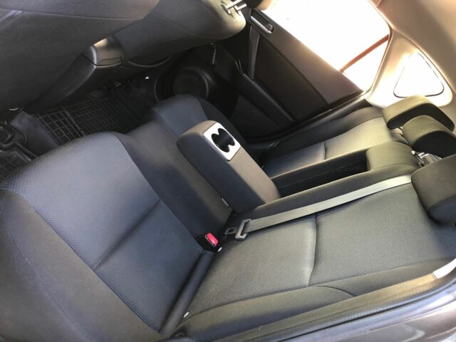 Серый Мазда 3, объемом двигателя 1.6 л и пробегом 268 тыс. км за 7000 $, фото 5 на Automoto.ua