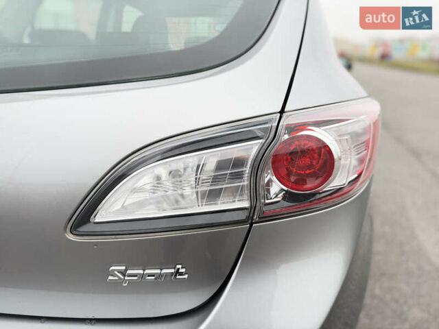 Серый Мазда 3, объемом двигателя 1.6 л и пробегом 75 тыс. км за 8750 $, фото 44 на Automoto.ua