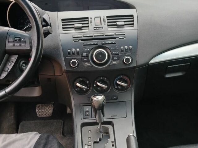 Серый Мазда 3, объемом двигателя 2 л и пробегом 195 тыс. км за 7900 $, фото 4 на Automoto.ua