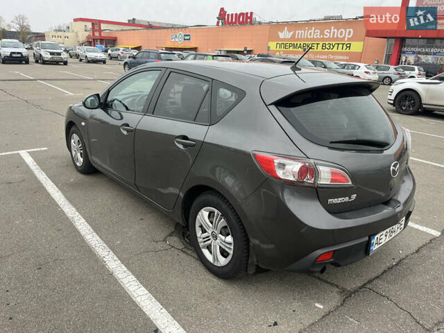 Сірий Мазда 3, об'ємом двигуна 1.56 л та пробігом 265 тис. км за 5800 $, фото 23 на Automoto.ua