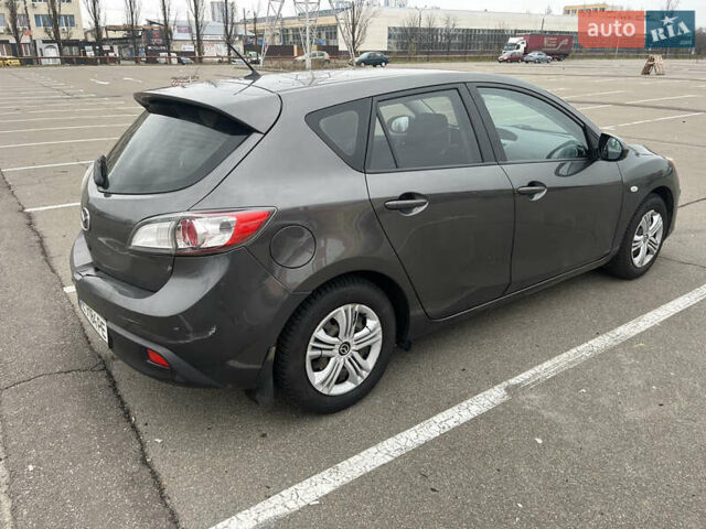 Серый Мазда 3, объемом двигателя 1.6 л и пробегом 255 тыс. км за 6600 $, фото 10 на Automoto.ua