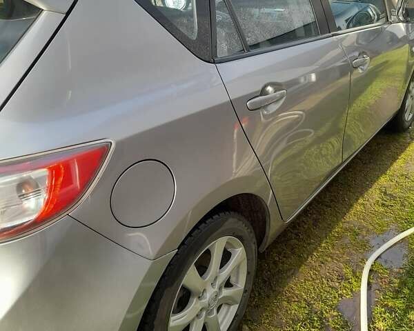 Серый Мазда 3, объемом двигателя 1.6 л и пробегом 157 тыс. км за 7300 $, фото 3 на Automoto.ua