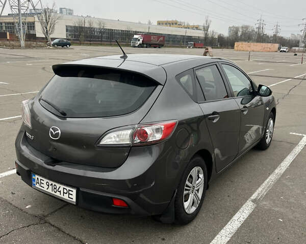 Сірий Мазда 3, об'ємом двигуна 1.56 л та пробігом 265 тис. км за 5800 $, фото 30 на Automoto.ua