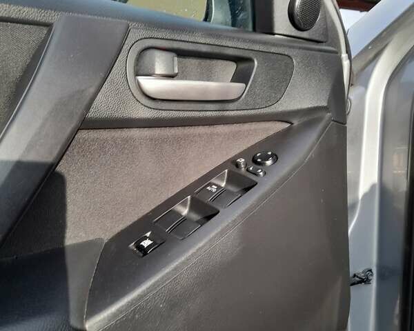 Серый Мазда 3, объемом двигателя 1.6 л и пробегом 157 тыс. км за 7300 $, фото 8 на Automoto.ua