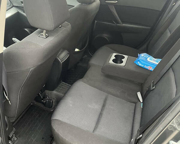 Серый Мазда 3, объемом двигателя 1.6 л и пробегом 255 тыс. км за 6600 $, фото 26 на Automoto.ua