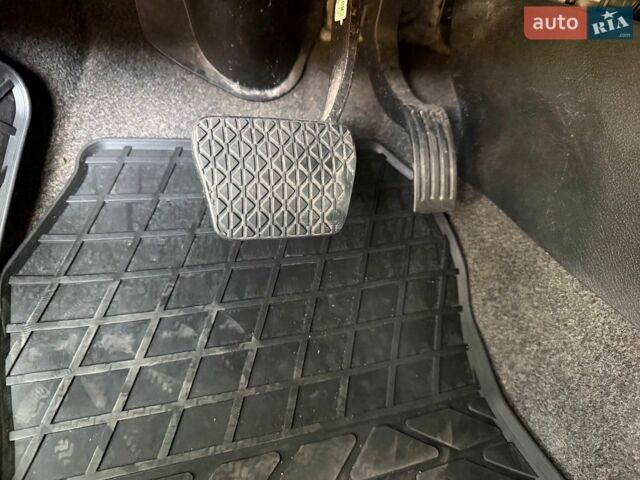Сірий Мазда 3, об'ємом двигуна 1.6 л та пробігом 184 тис. км за 7100 $, фото 20 на Automoto.ua