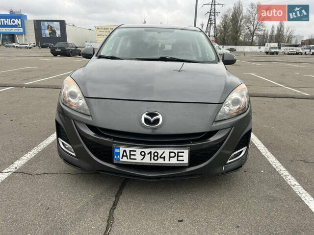 Сірий Мазда 3, об'ємом двигуна 1.56 л та пробігом 265 тис. км за 5800 $, фото 1 на Automoto.ua
