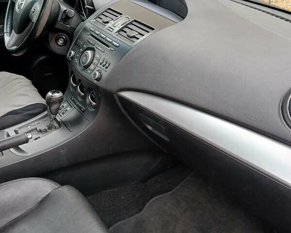 Серый Мазда 3, объемом двигателя 2 л и пробегом 195 тыс. км за 7200 $, фото 9 на Automoto.ua