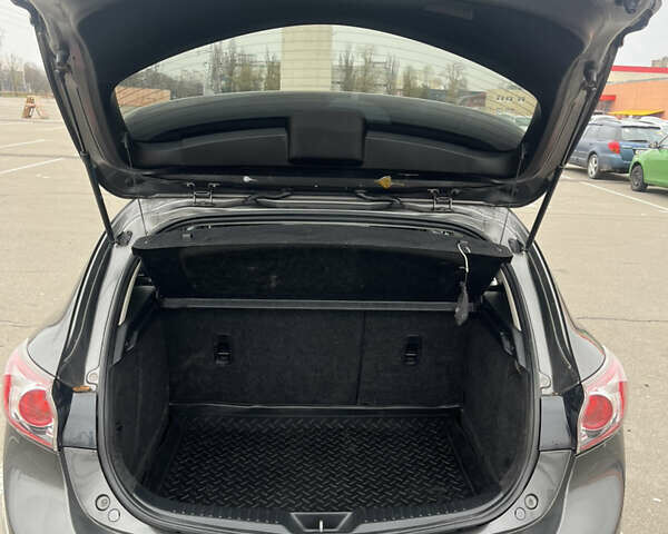 Серый Мазда 3, объемом двигателя 1.6 л и пробегом 255 тыс. км за 6600 $, фото 19 на Automoto.ua